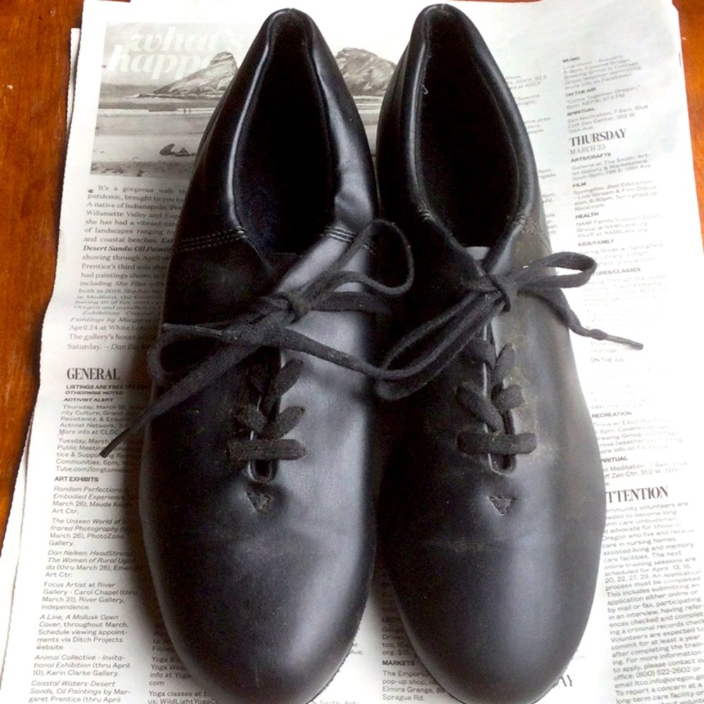 Women’s Capezio Size 9w Tap Shoes